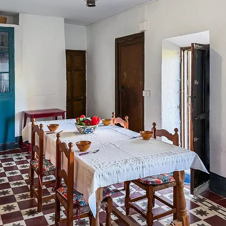 6 Bedroom Stunning In * Dalias